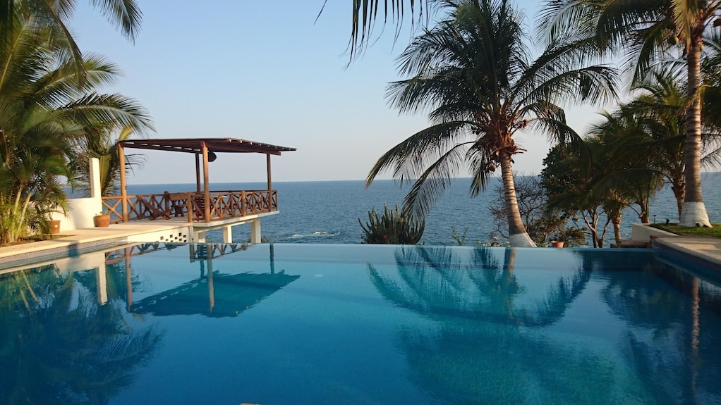 Cabo Infinity Pool Villa